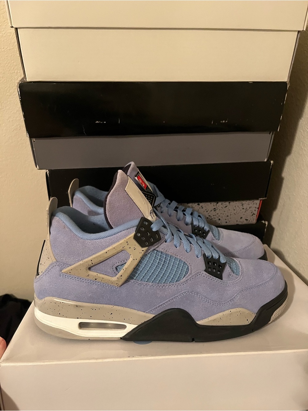 Jordan 4 university blue